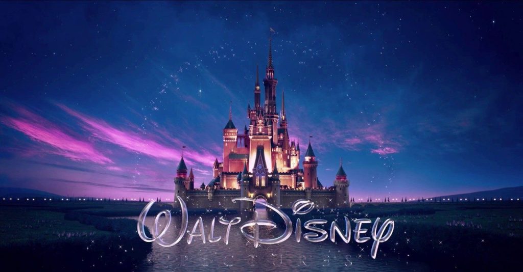 Disney é acusada de manter funcionários com Covid-19 trabalhando nos parques