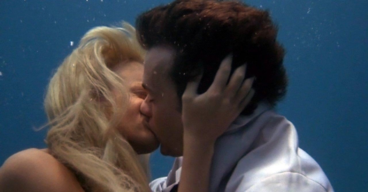 Cena de nudez em filme Splash, de 1984, é censurada no Disney+