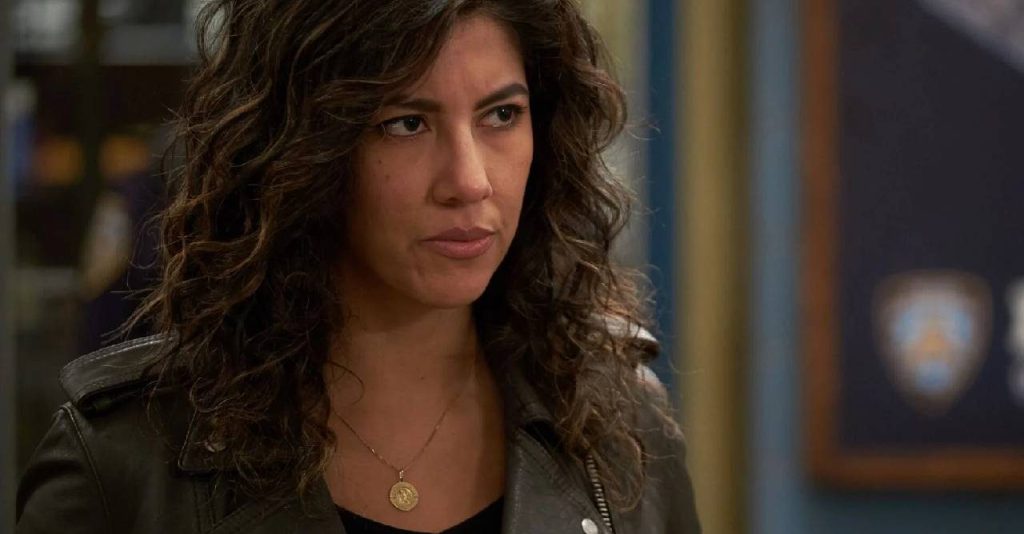 Atriz de Brooklyn 99 mostra interesse no papel de Batwoman