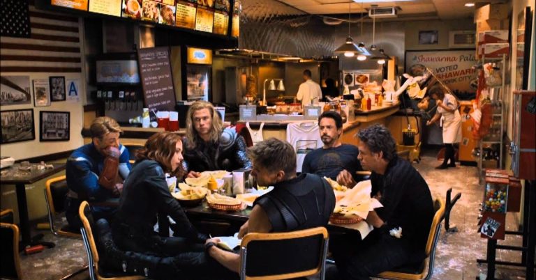 Vingadores cena shawarma simu liu shang-chi
