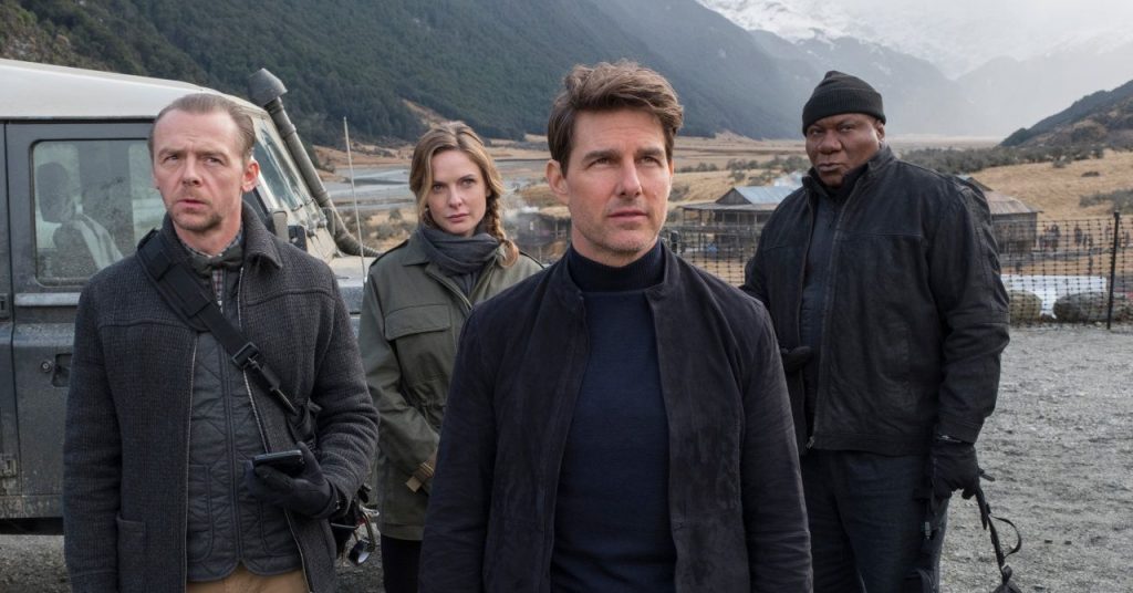 Missão Impossível 7: Tom Cruise é flagrado ‘de boa’ em cima de trem em movimento