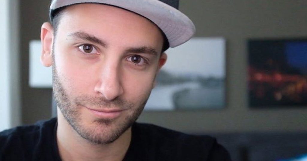 Reckful, famoso atleta de eSports, morre horas após pedir namorada em casamento