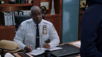 Brooklyn 99: ator quer polícia retratada de forma mais realista na ficção