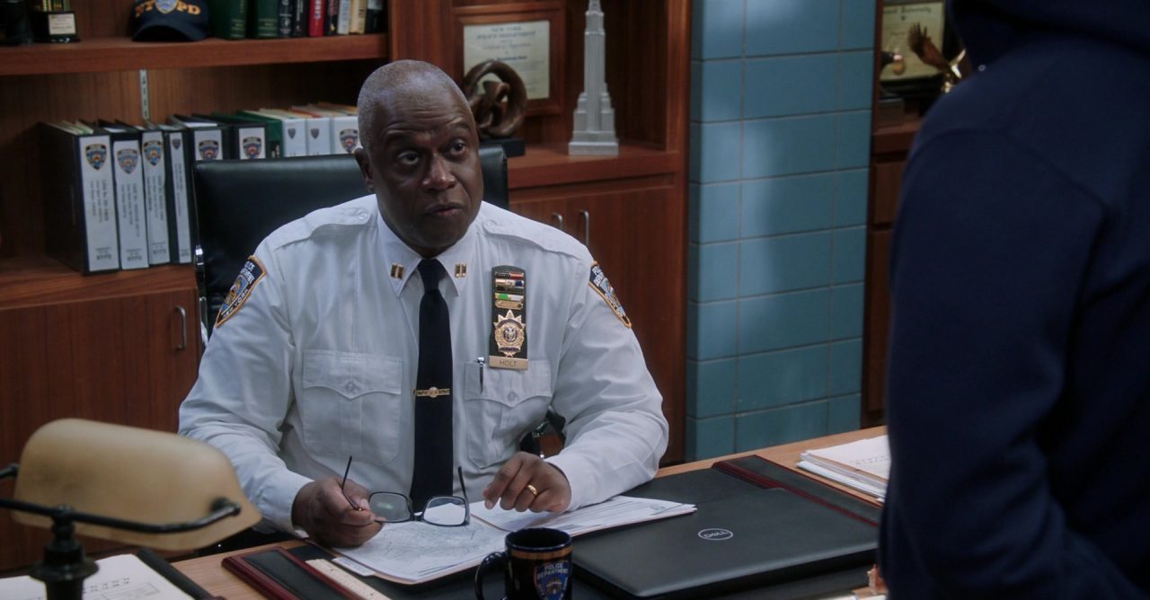 Brooklyn 99: ator quer polícia retratada de forma mais realista na ficção