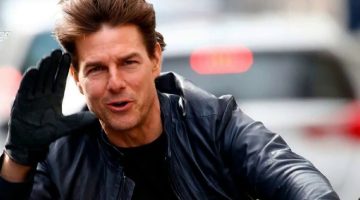 Tom Cruise aparece de surpresa e recebe homenagem nas Olimpíadas