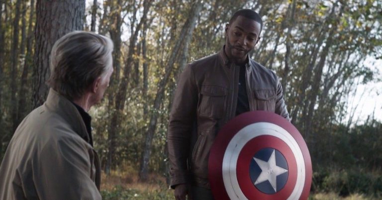 Anthony Mackie-Falcão Capitão América