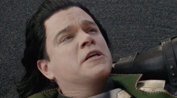 Matt Damon aparece em figurino hilário em imagem de novo filme
