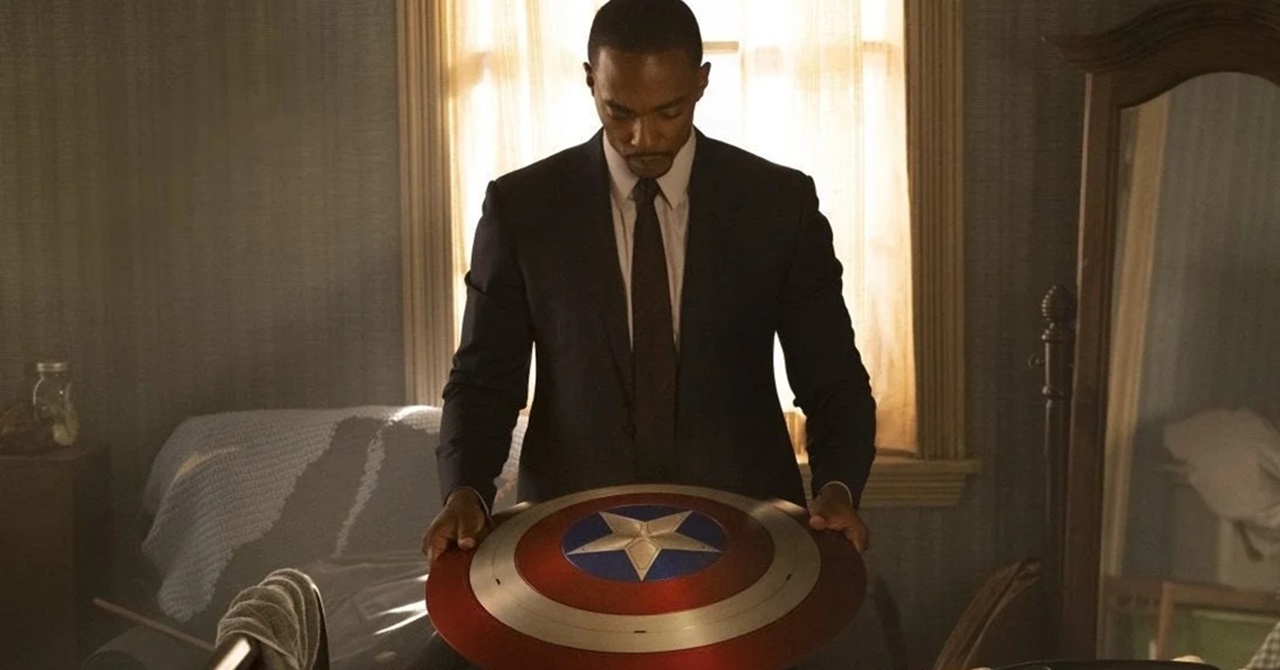Capitão América 4: Anthony Mackie descobriu o filme no caixa do mercado