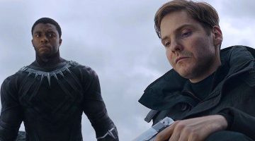 Ator do Barão Zemo relembra Chadwick Boseman em Guerra Civil
