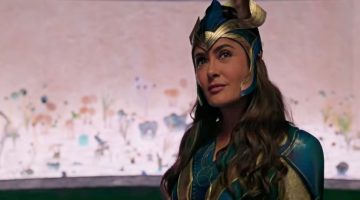 Eternos: Salma Hayek comenta relação de Ajak com o resto da equipe