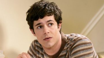 The OC: Adam Brody não suporta assistir suas cenas como Seth Cohen