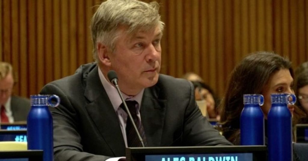 Julgamento de Alec Baldwin se transforma em verdadeiro circo midiático