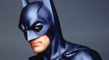 George Clooney se declara o melhor Batman de todos os tempos em vídeo hilário