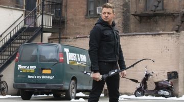 Vídeo mostra Jeremy Renner dirigindo o veículo que o atropelou