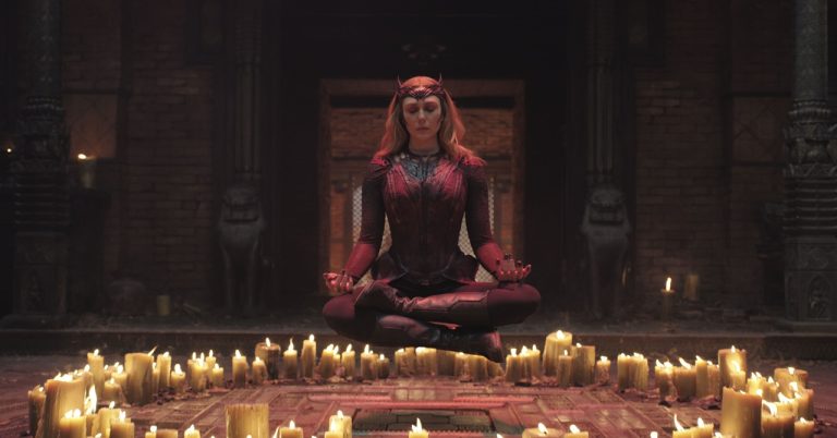 doutor estranho no multiverso da loucura wanda Elizabeth Olsen feiticeira escarlate