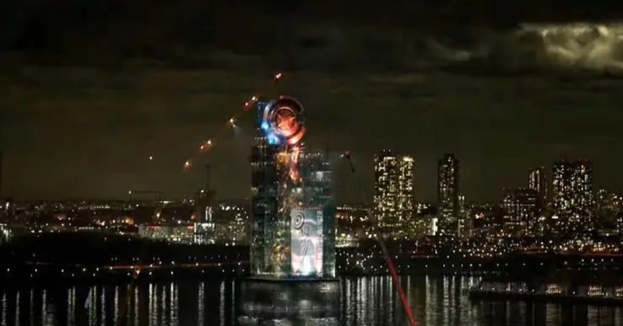 Além do escudo: por que a nova Estátua da Liberdade do UCM é dourada?