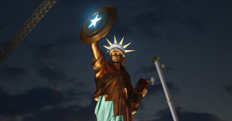 homem-aranha estatua da liberdade