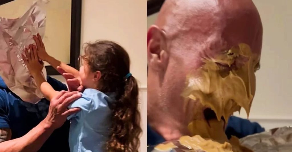 Vídeo: The Rock sofre pegadinha e leva torta na cara da filha pequena