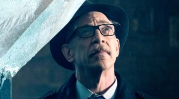 Batgirl: J.K. Simmons aparece como Comissário Gordon em fotos do set; veja
