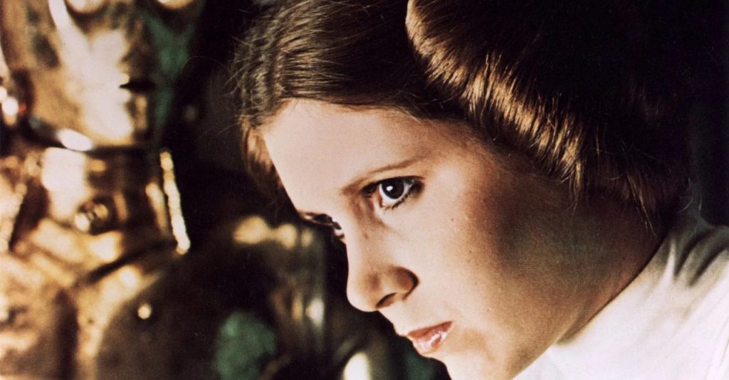 Filha de Carrie Fisher escancara briga de família: ‘faturaram com a morte’