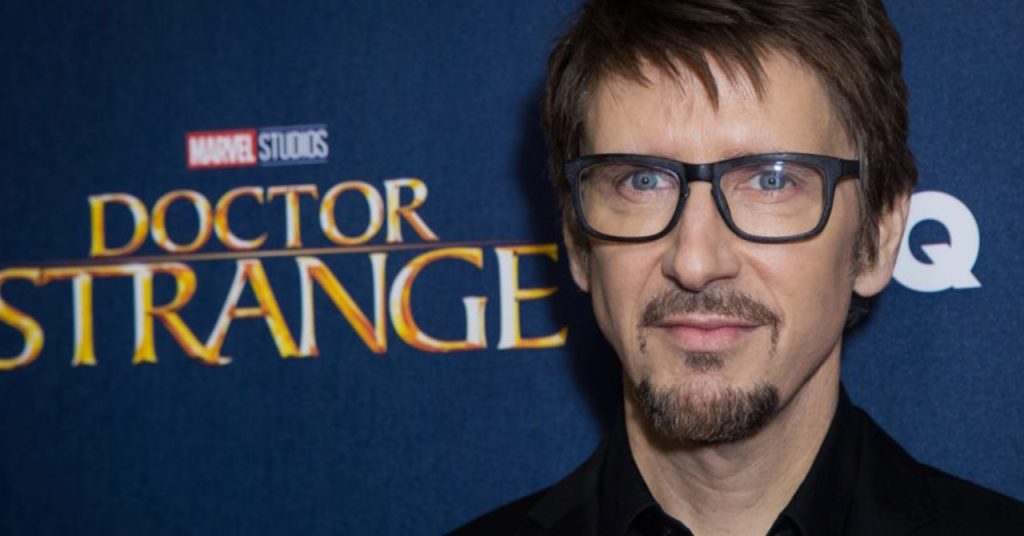Diretor original quebra silêncio sobre motivo para ter saído de Doutor Estranho 2