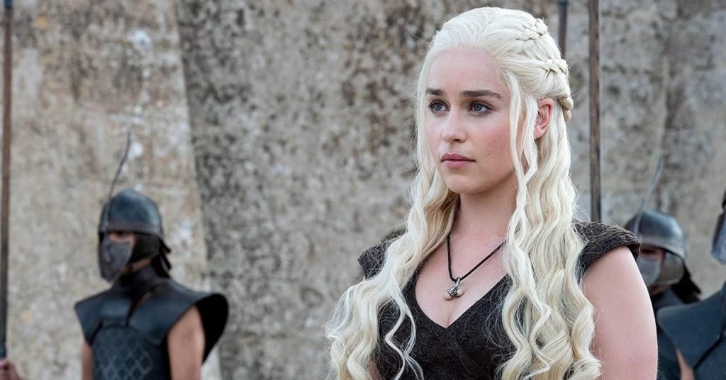 A Casa do Dragão: Emilia Clarke simplesmente não consegue assistir à série