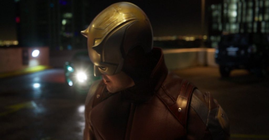 Atriz posta bastidores de Charlie Cox com o novo traje do Demolidor pela 1ª vez