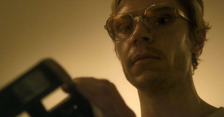 Jeffrey Dahmer netflix Evan Peters