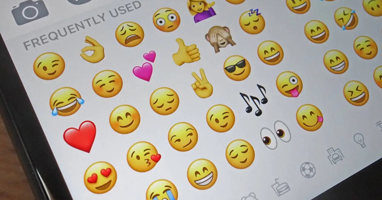 Cancelado! Jovens internautas declaram guerra contra o emoji de ‘joinha’