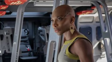 Aneka viverá romance lésbico em Pantera Negra 2, revela Michaela Coel