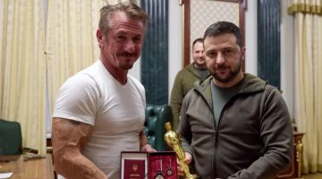 Sean Penn empresta a própria estatueta do Oscar ao presidente da Ucrânia