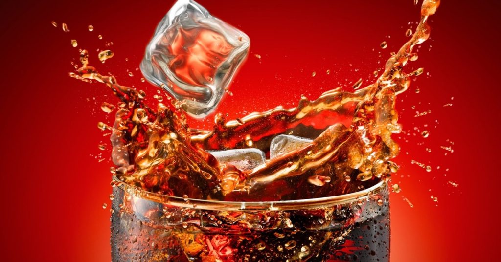 Coca-Cola vai pagar R$ 10 mil para quem cumprir desafio com áudios no WhatsApp