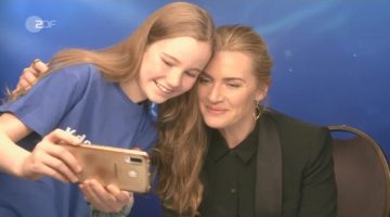Fofas! Kate Winslet tranquiliza jovem jornalista nervosa em primeira entrevista