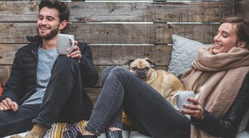Sabia que algumas séries são melhores para assistir na companhia do seu pet?