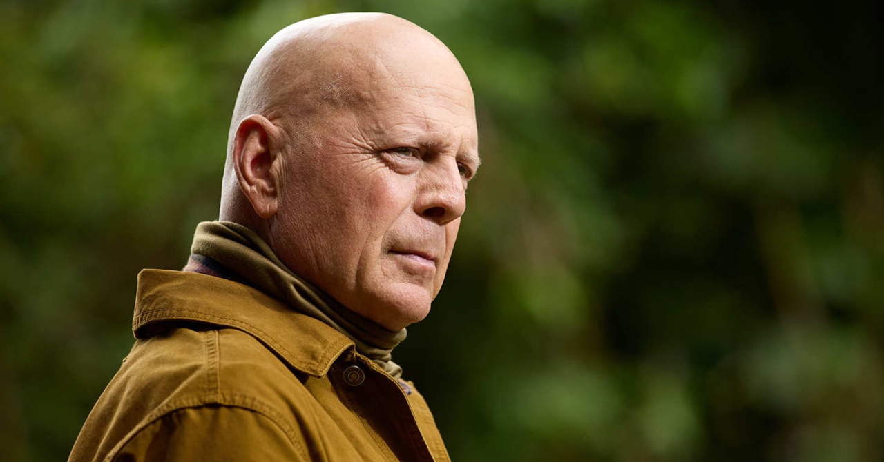 Bruce Willis tem comportamento agressivo e não reconhece a própria mãe