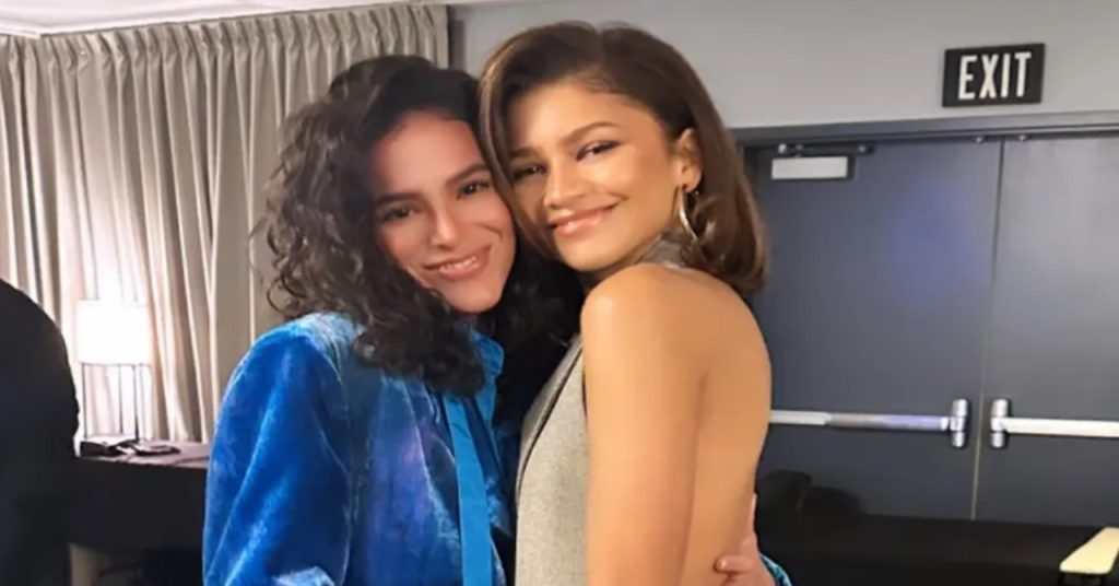 Bruna Marquezine conhece Zendaya e deixa Xolo Maridueña enciumado