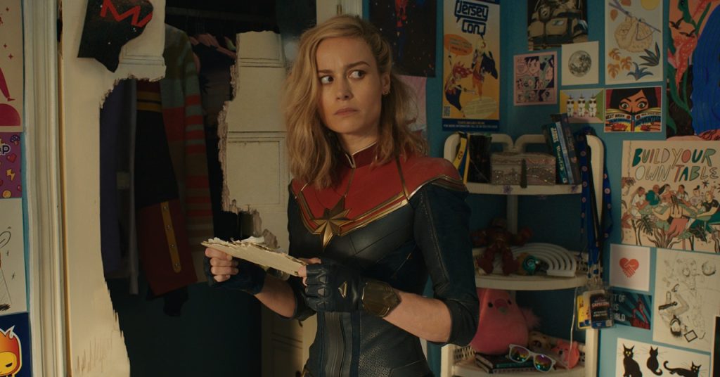 Brie Larson evita pergunta sobre Capitã Marvel em Vingadores: Doutor Destino
