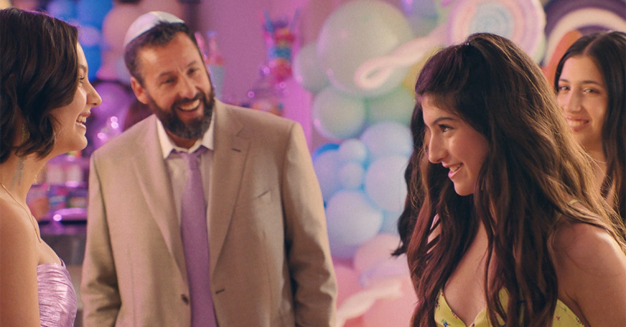 Comédia das filhas de Adam Sandler faz sucesso na Netflix e bate recorde histórico