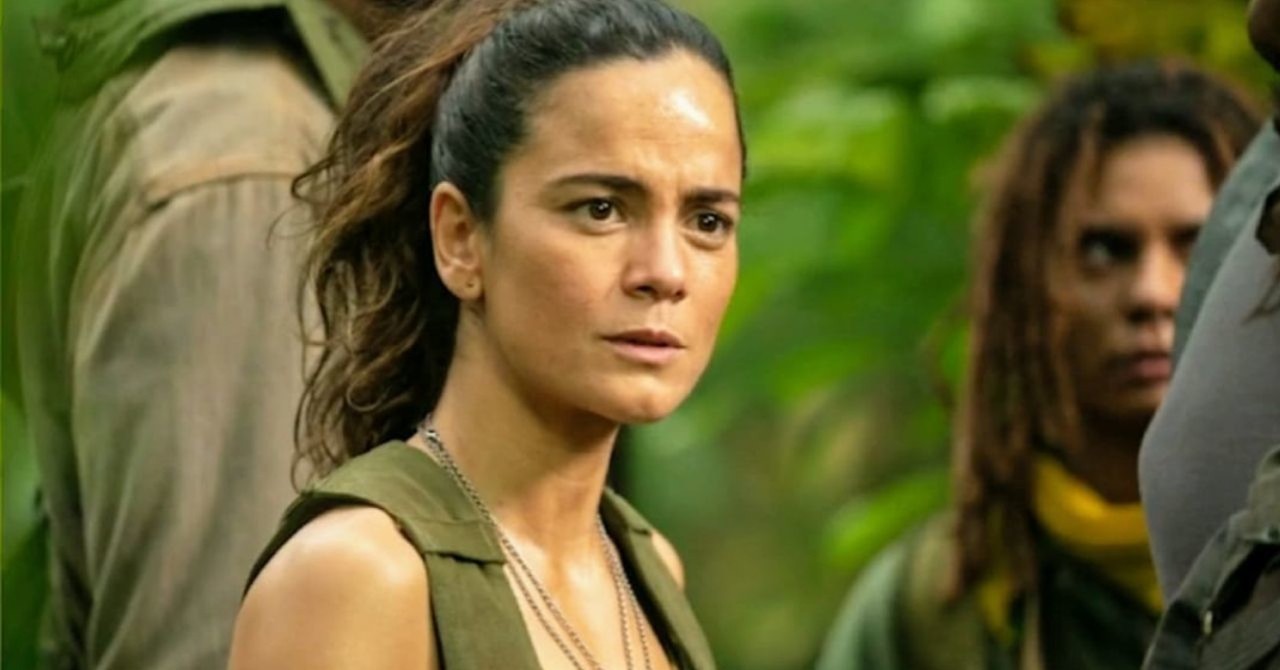 Alice Braga diz o que achou de Bruna Marquezine em Besouro Azul