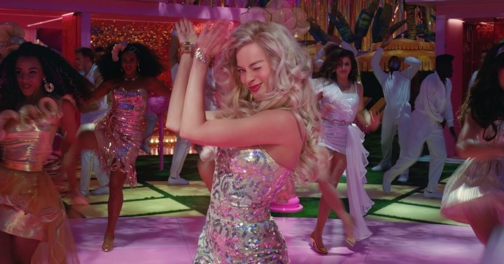 Foi sem querer! Mãe contrata ‘Barbie stripper’ para festa infantil