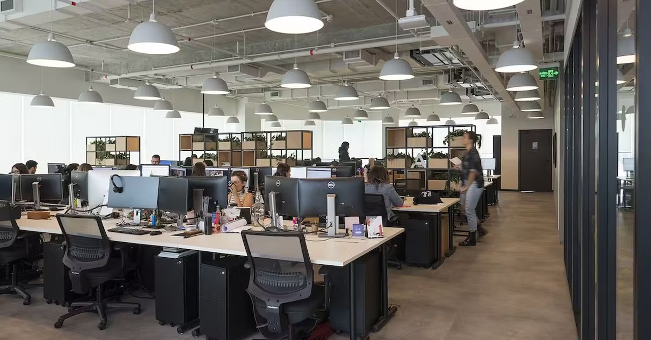 Ironia! Zoom exige volta de funcionários ao trabalho presencial
