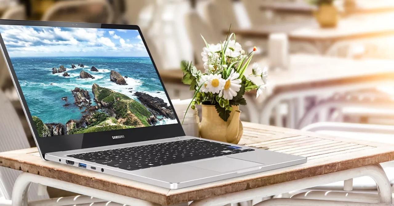 Viagem no tempo? Escultura grega de 2 mil anos tem ‘notebook com portas USB’