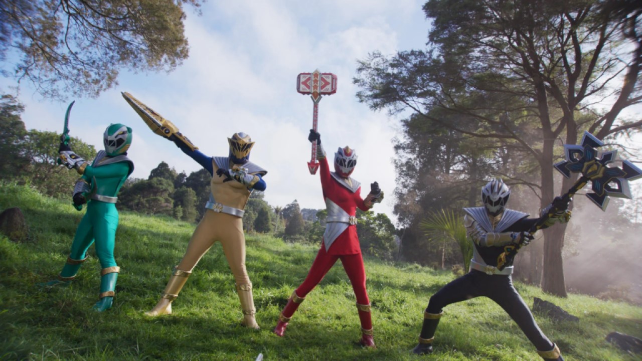 Power Rangers revela a identidade da primeiríssima Ranger Laranja da franquia