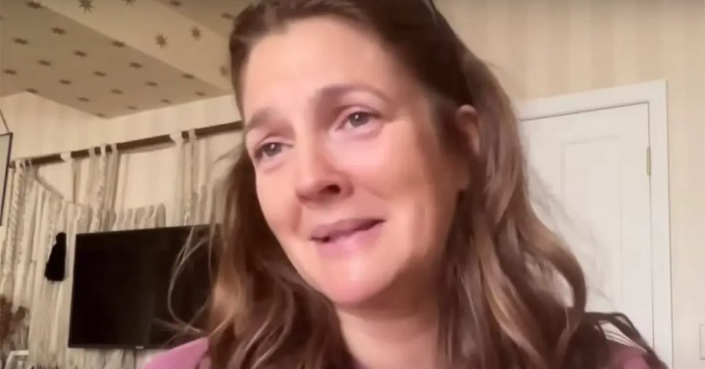 Drew Barrymore recua após ser detonada e cancela retorno de programa