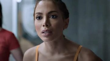 Anitta é professora de defesa pessoal no novo trailer de Elite, mas dublagem desagrada