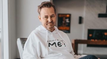Julia Roberts fala pela primeira vez sobre morte de Matthew Perry, com quem namorou