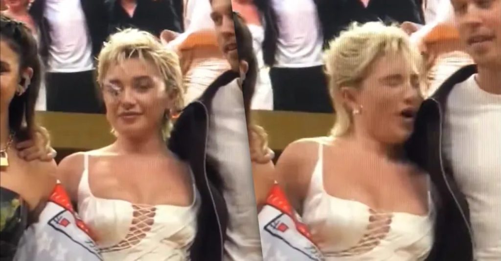 Florence Pugh tem rosto atingido por pulseira jogada por fã na CCXP 2023
