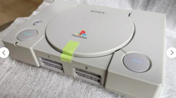 Jogador faz unboxing de PlayStation 1 original e lacrado