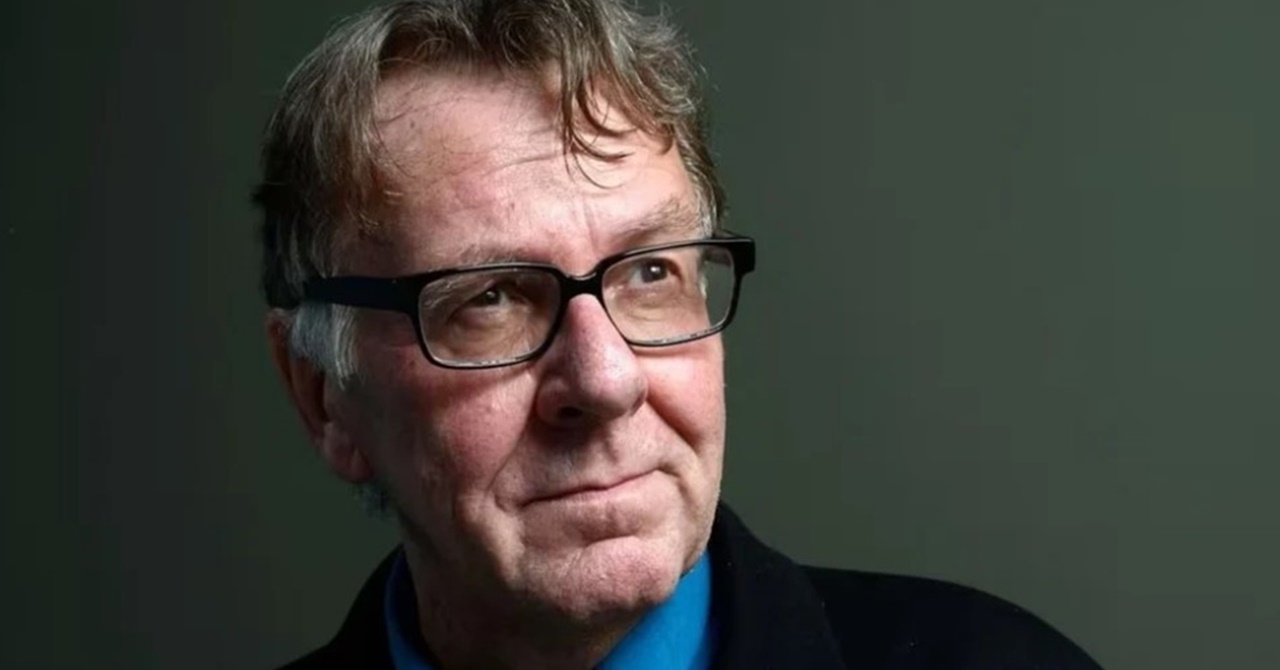 Tom Wilkinson, o Falcone de ‘Batman Begins’, morre aos 75 anos de idade