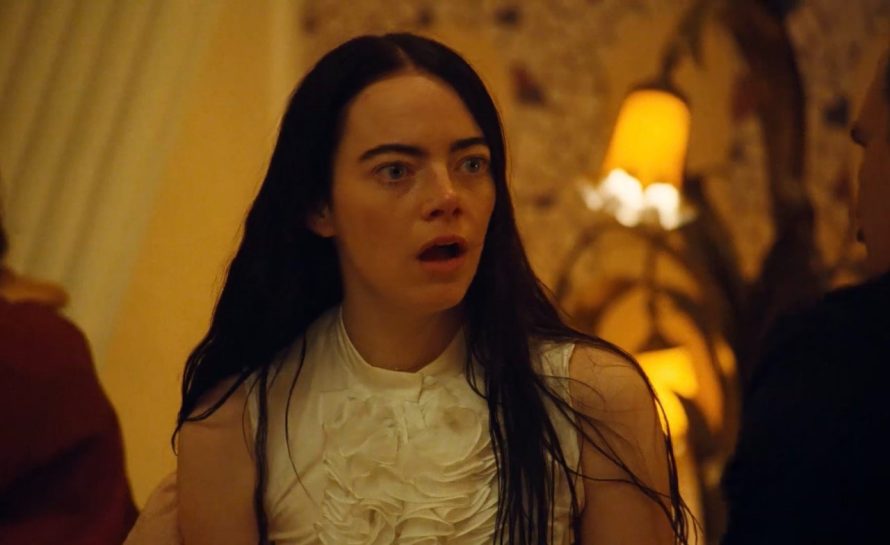 Emma Stone passa perrengue para buscar Oscar no palco: ‘meu vestido rasgou’